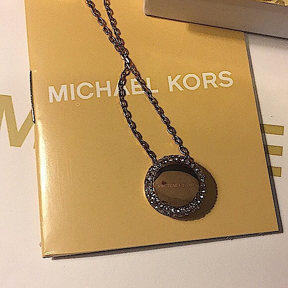 MICHAEL KORS - ROSE GOLD-TONE PENDANT NECKLACE - Picture 7 of 13